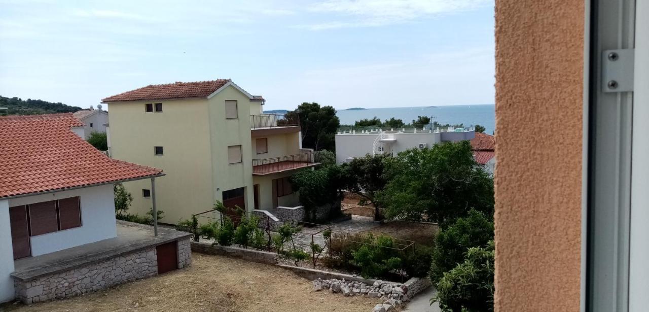 Apartments Bilo Near Primosten Exterior photo